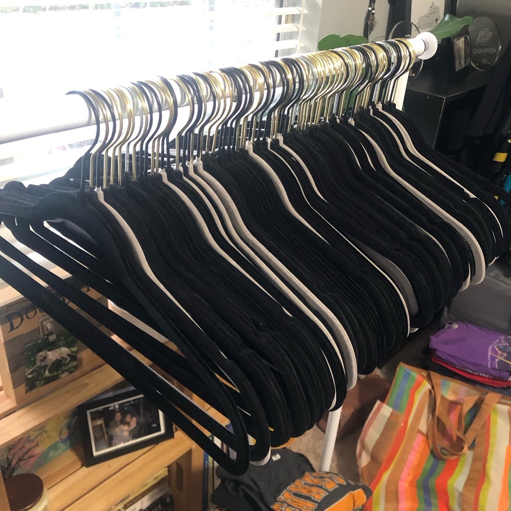 Black & Gray Felt Hangers 75 count
